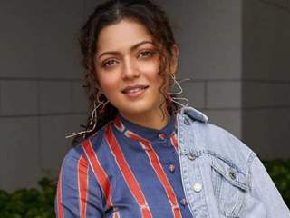 Drashti Dhami Thumbnail