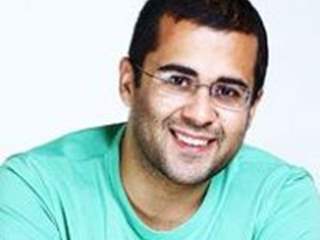 Chetan Bhagat Thumbnail