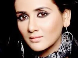 Parul Yadav Thumbnail