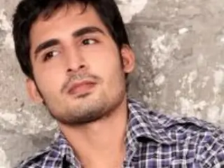 Prateek Shukla Thumbnail