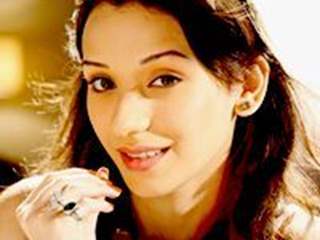 Heli Daruwala Thumbnail