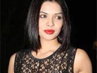 Sara Loren Thumbnail