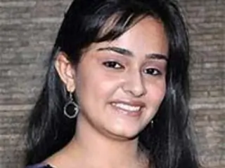 Apoorva Arora Thumbnail