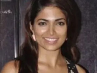 Parvathy Omanakuttan Thumbnail