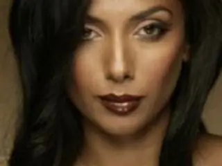 Diandra Soares Thumbnail