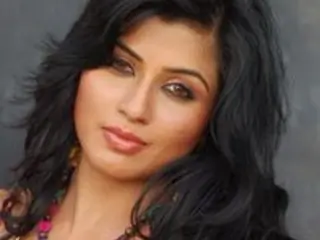 Aarti Puri Thumbnail