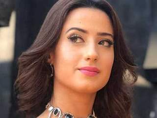 Aalisha Panwar Thumbnail