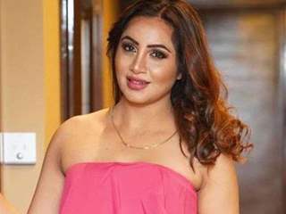 Arshi Khan Thumbnail