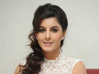 Isha Talwar Thumbnail