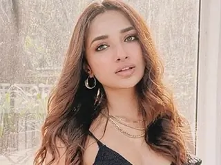 Jiya Shankar Thumbnail