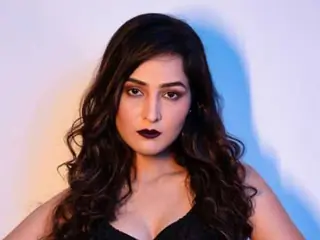 Priya Rore  Thumbnail