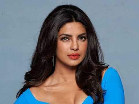 Priyanka Sexy Hd Videos - Priyanka Chopra Height, Age, Family, Wiki, News, Videos, Discussion & More