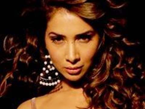 Kim Sharma Thumbnail