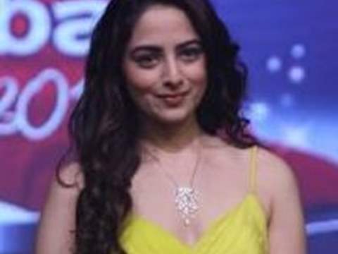 Zoya Afroz Thumbnail