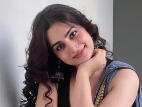 Ayesha Khan Thumbnail