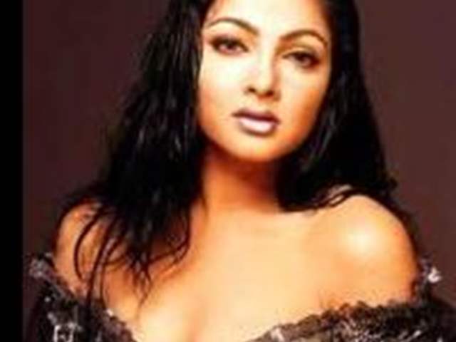640px x 480px - Mamta Kulkarni Height, Age, Family, Wiki, News, Videos, Discussion & More