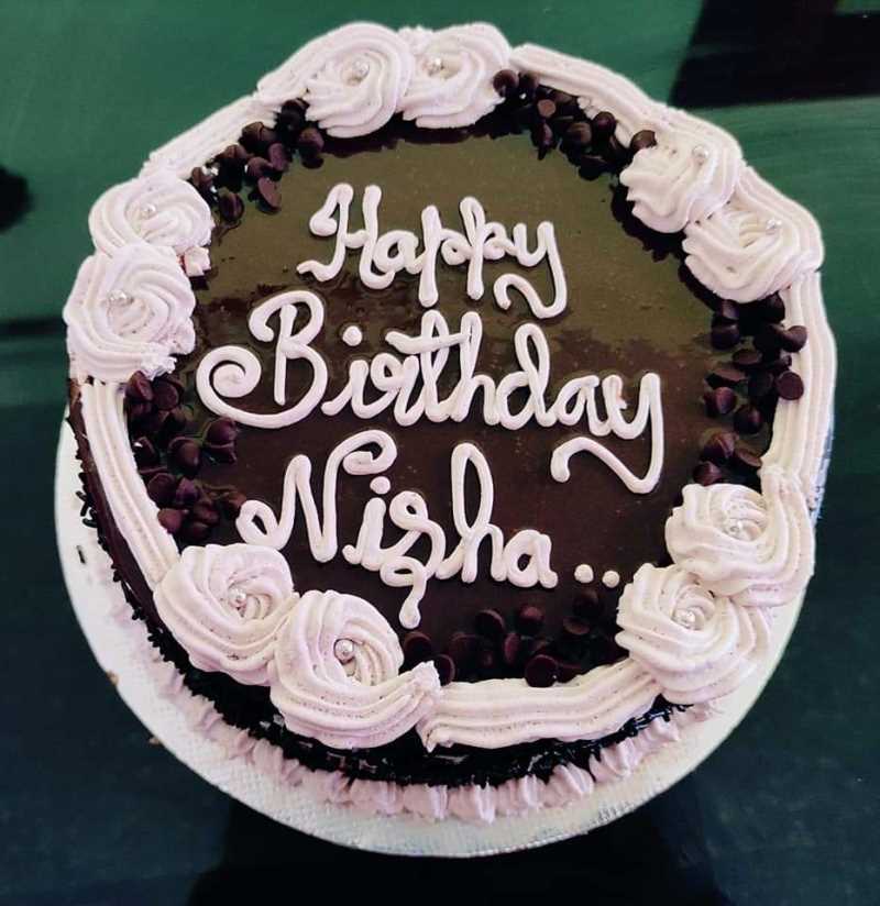 Write Name On Violet Roses Birthday Cake For Wife