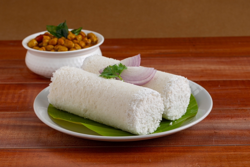 Puttu-And-Kadala-Curry.jpg