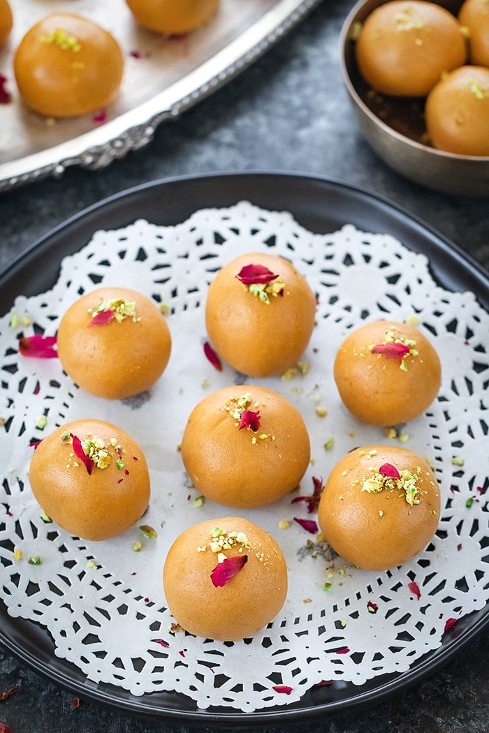 Besan-Ladoo-recipe-02.jpg