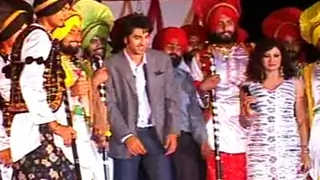 Ranbir Kapoor celebrates Gandhi Jayanti with Sikh Battalion Thumbnail