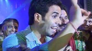 Tusshar Kapoor promotes Golmaal 3 at Navratri Dandiya 2010