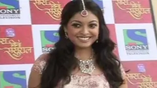 Tanushree Dutta on the sets of Sony's Saas Bina Sasural Thumbnail