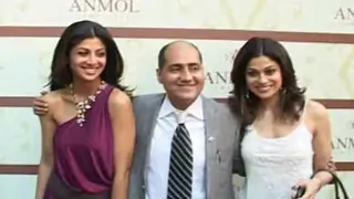 ‘Shilpa Shetty and Shamita Shetty’ At Anmol Jewellers Thumbnail