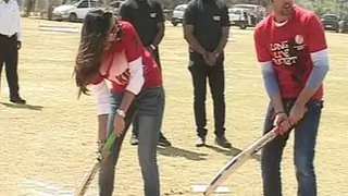 Jay Bhanushali and Amruta Patki during 'Cricket Day' event at SRPF Ground, Goregaon Thumbnail