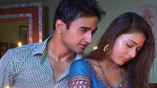 Romance in Preet Se Bandhi Ye Dori Ram Milaayi Jodi