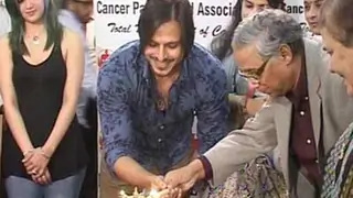 Vivek Oberoi at CPAA art exhibition Thumbnail