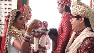 Hamari Saas Leela has a double wedding celebration Thumbnail
