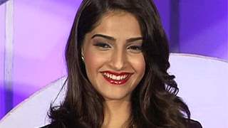 My father tries very hard to be my friend - Sonam Kapoor