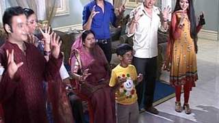 Cast of Mrs. Kaushik Ki Paanch Bahuein shared joy with the kids from an NGO Thumbnail