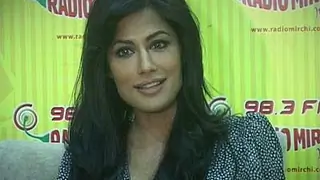 Chitrangda Singh speaks about Desi Boyz Thumbnail