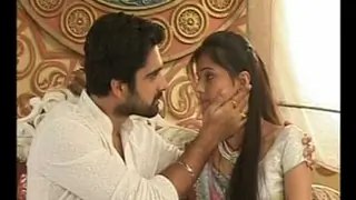 Love blooms as Radhika returns Thumbnail