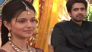 Love re-surfaces in Chhoti Bahu Thumbnail