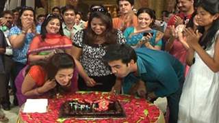 Yahan Main Ghar Ghar Kheli Team celebrates completion of 600 Episodes