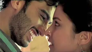 Aafaton Ke Parinde (Song Promo) - Ishaqzaade Thumbnail