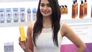 Prachi Desai Launches Neutrogena UV range