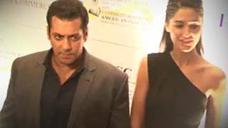 Salman and Nargis at the 8th Indo-American Corporate Excellence Awards