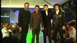 Madhur Bhandarkar, Imtiaz Ali, Rohit Shetty and Kunal Kohli walk the Ramp for Blackberrys