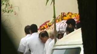 'King of Romance' Yash Chopra cremated