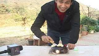 Nakuul Mehta celebrate his Birthday with India-Forums Thumbnail