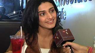 Ragini Khanna gets candid with India-Forums Thumbnail