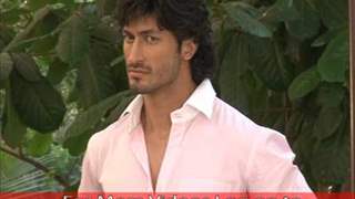 'Commando' Vidyut Jamwal helps CID to Solve a Case