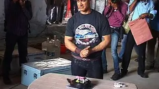 Aamir Khan celebrates 25 years in Bollywood Thumbnail