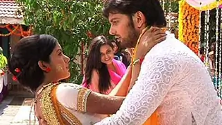 Poonam's Haldi ceremony in Ek Ghar Banaunga Thumbnail