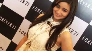 Alia Bhatt Launch new Store Forever 21 Thumbnail