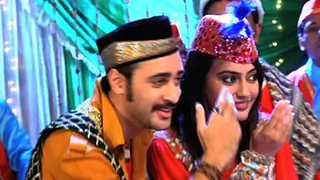 Imran Khan dances with Qubool Hai-Punarvivah's stars Thumbnail