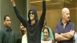 Hrithik Roshan discharged from hospital